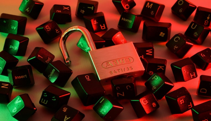 padlock-cybersecurity--computer-keys